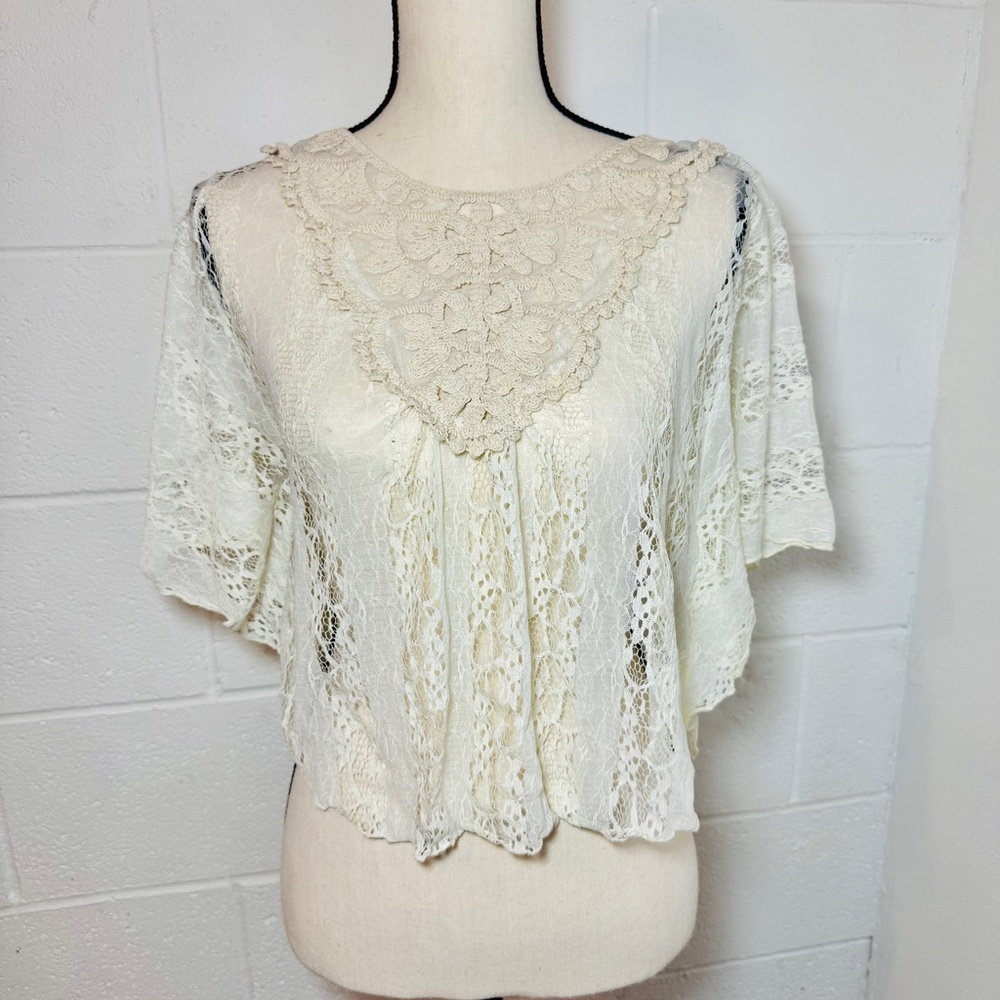Julie's Closet White  and Cream Lace Dolman Sleeve Blouse